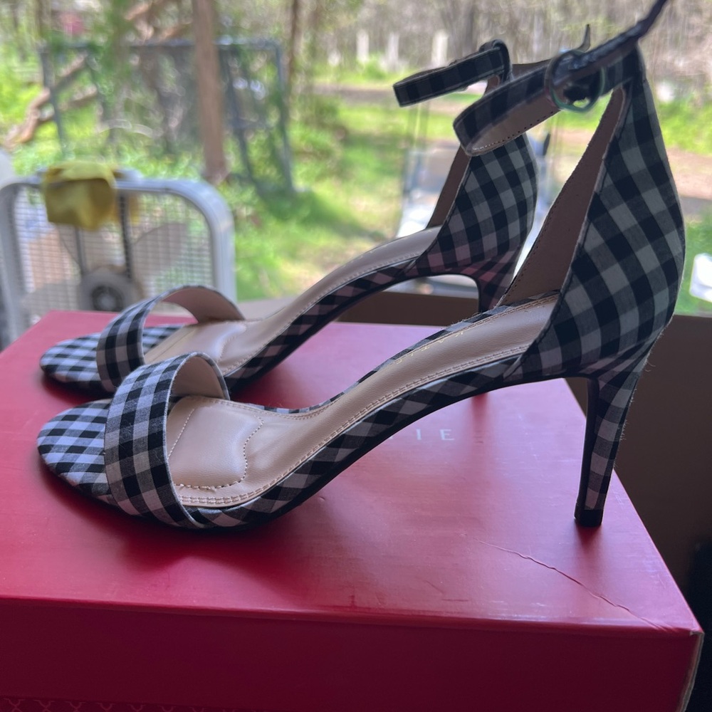 NWT Kelly & Katie gingham heels! So darn cute for spring! ! Make an offer!